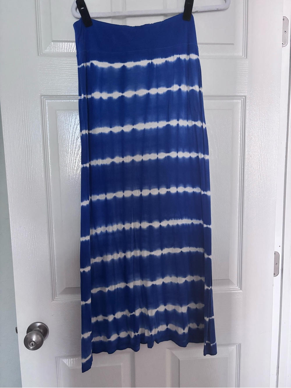 Kensie Blue and White Tie-Dye Maxi Skirt SZ S- like new